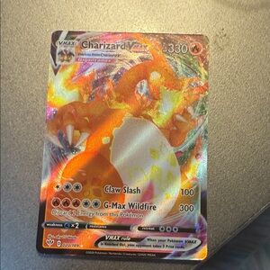 Charizard VMAX Pokémon Card